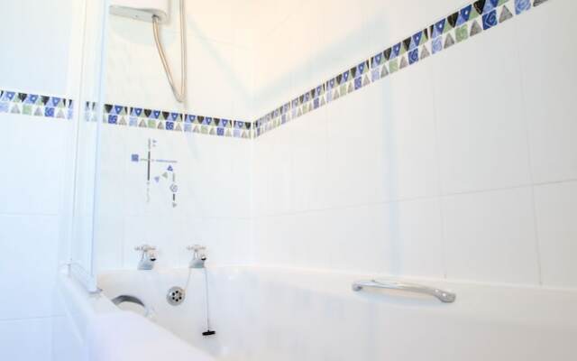 Knightsridge House Apartment