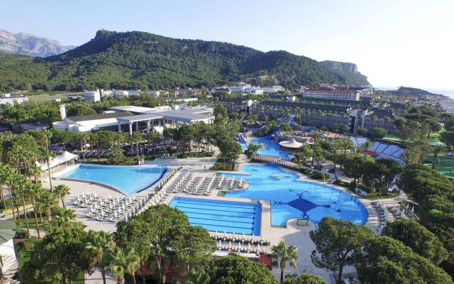 Dobedan World Palace