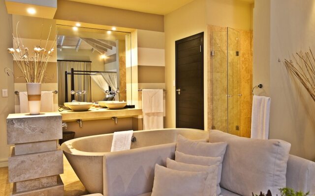 Lodge On The Lake and Wellness Spa