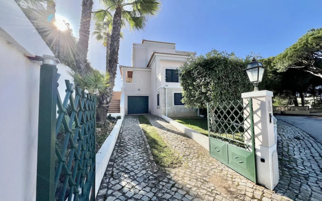Vilamoura Deluxe Villa by Homing