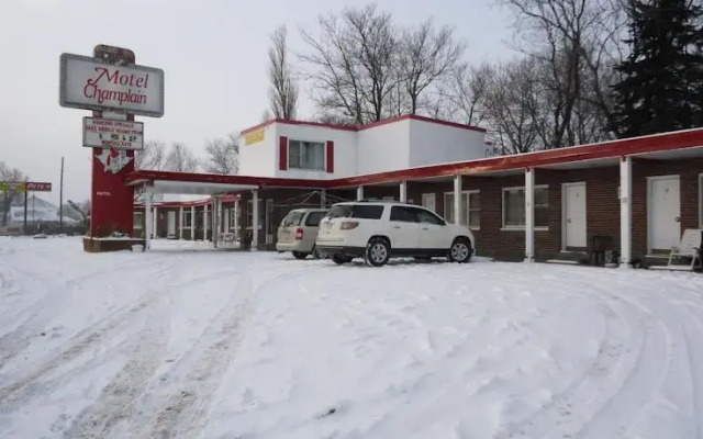 Champlain Motel
