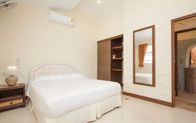 Nai Mueang Far Villa with 4 bedroom