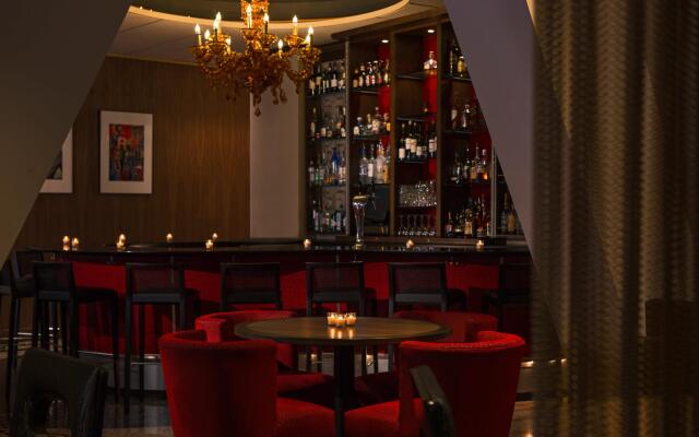 Pennyweight Hotel Boston, Curio Collection by Hilton