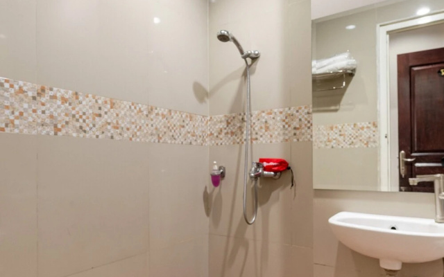 Hasanah Guesthouse by RedDoorz