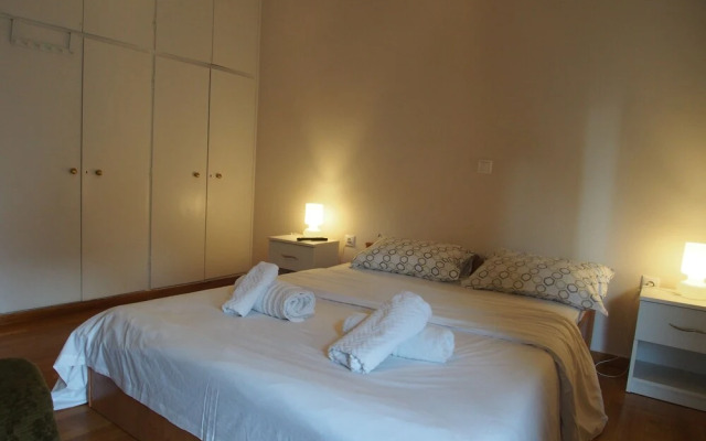 Homely Stay at Acropolis Museum