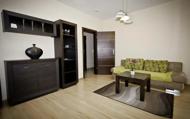 Senator Warsaw Apartments