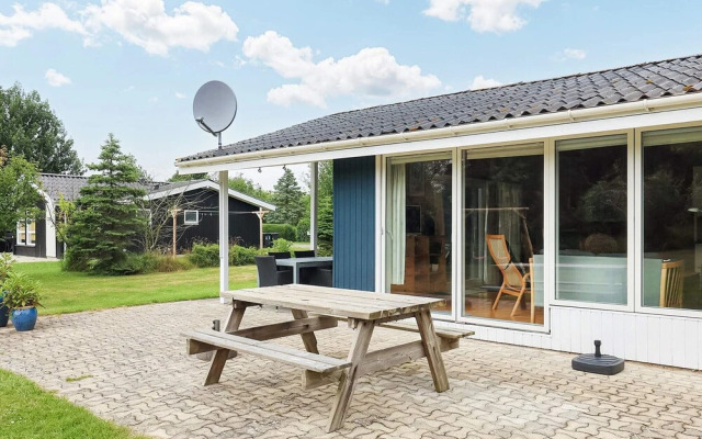 8 Person Holiday Home in Dannemare