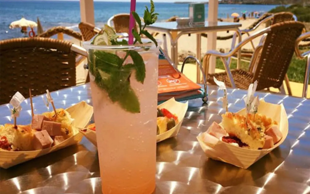 Apartment With Garden or Terrace Near sea