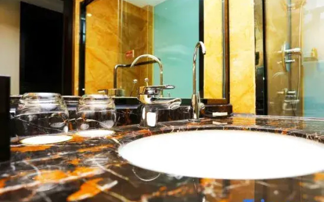 Yantai Baohua Mingdu Hotel