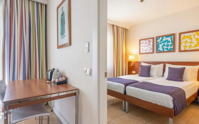 ibis One Central Hotel