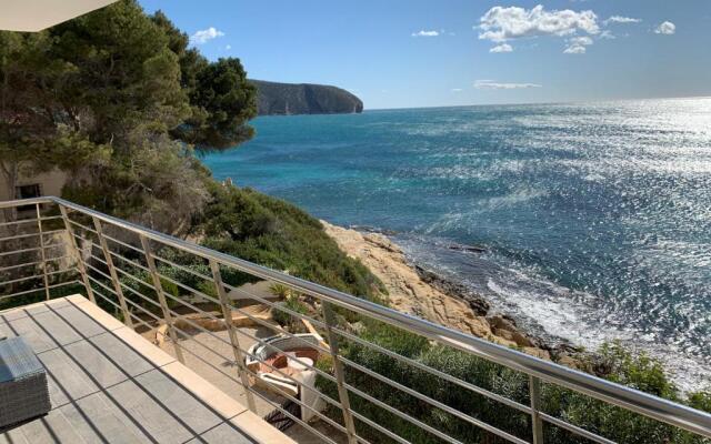 Sea front, design, Air Conditioning, heating, First floor, 4beds