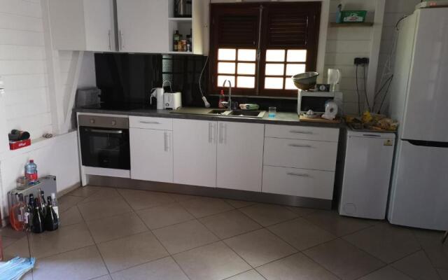 Charmant T3 Climatise Piscine Privee