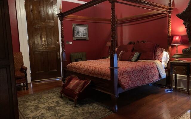 The Magnolia Mansion