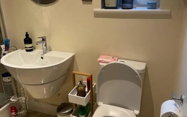 Cosy and Lovely 4-bed House in Stanmore