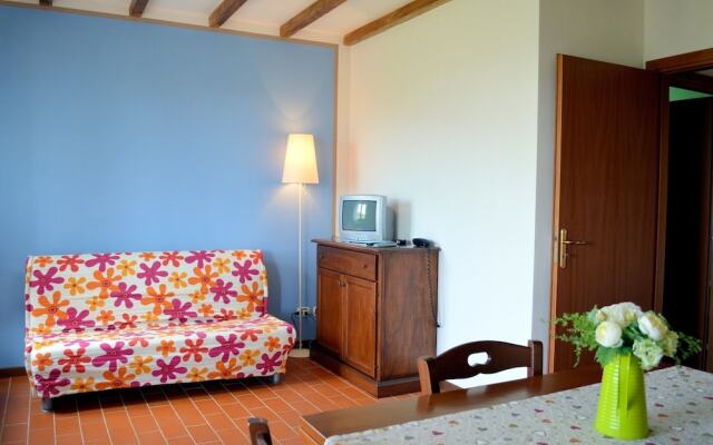Residence with pool 4 km from Suvereto