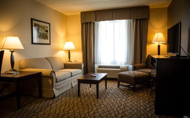 Holiday Inn Express & Suites Milford, an IHG Hotel