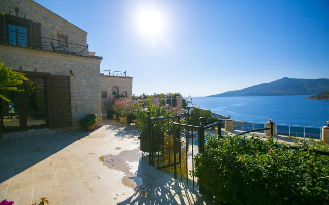 Villa Jannadutania by Akdenizvillam