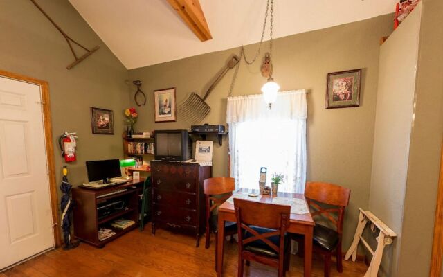 Alling House Bed and Breakfast