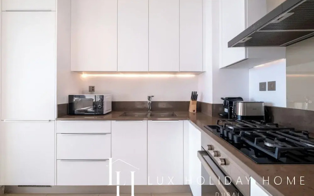 LUX The Marina Gate Sea View Suite 2