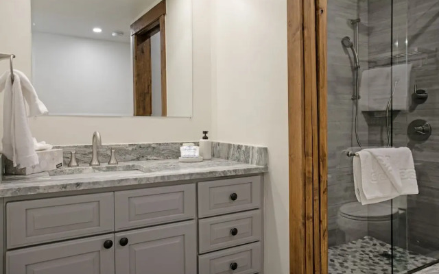 103 Fallridge Miniums 3 Bedroom Condo by RedAwning