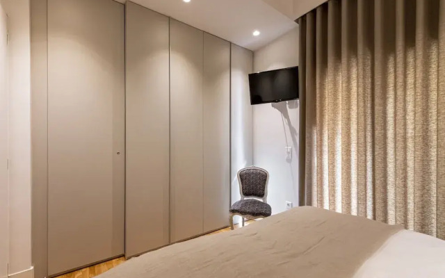 Phaedrus Living: City Center Luxury Flat N. Kosmos