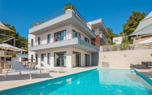 Luxury Villa Romeo with Heated Pool