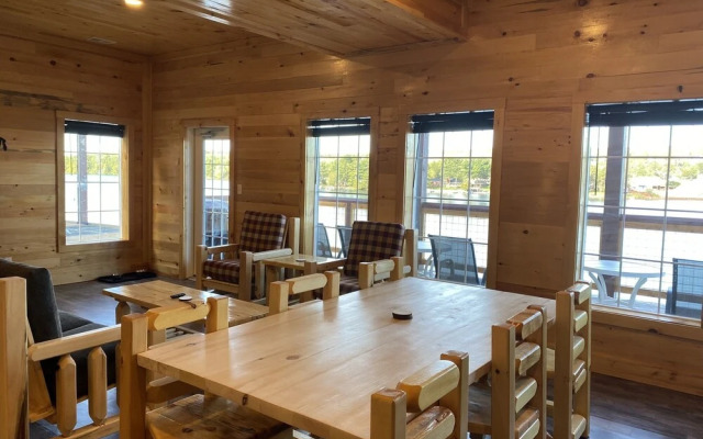 Keweenaw Waters Resort