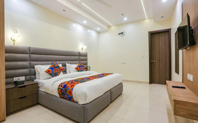 Fabhotel Vishesh Villas