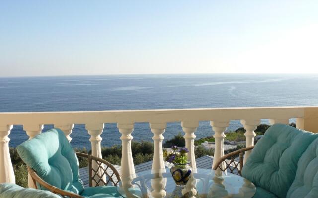 Achlia Hotel