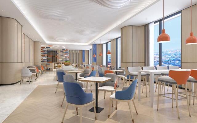 Holiday Inn Express Chongqing Guanyinqiao by IHG