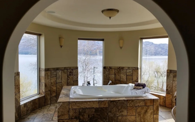 Beach Ave Castle Luxury Vacation Rental