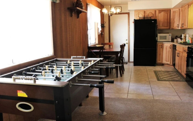 Cabin with Foosball-Southern Comfort