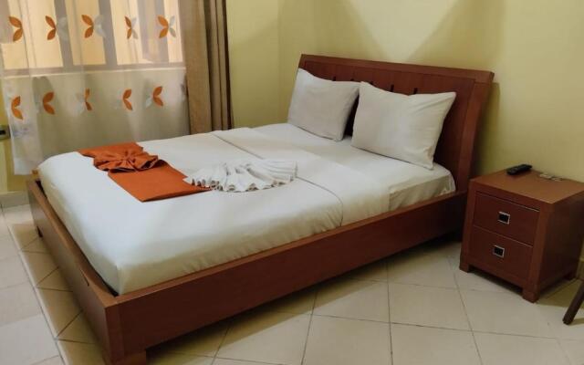 Raya Hotel