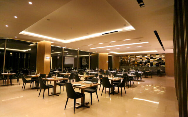 Mist Hotel And Spa By Warwick