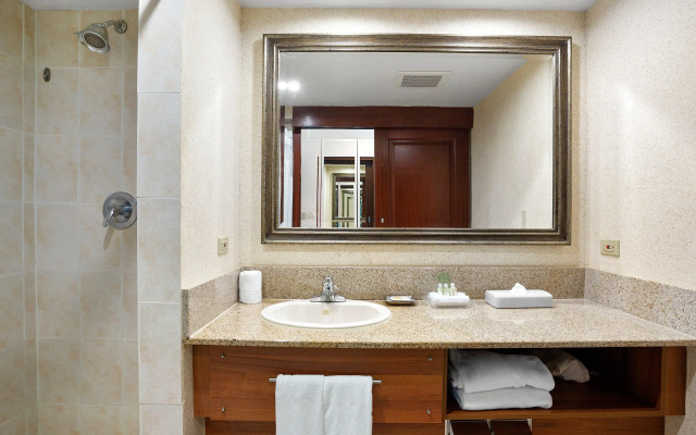Holiday Inn Panama Canal by IHG