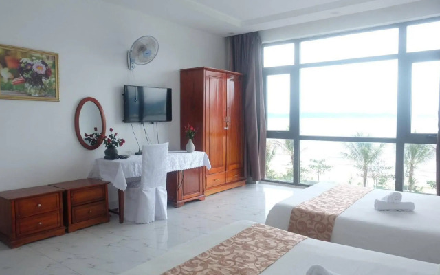 Rose Hotel