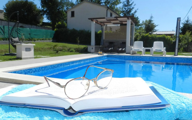 Villa Amoena with pool and sauna near Novigrad