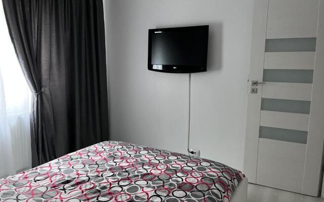 White & Silver Luxury Suite - Craiova