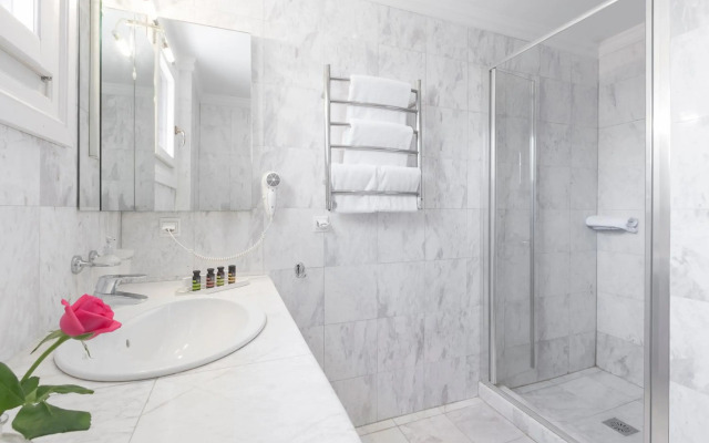 Gatto Perso Luxury Apartments