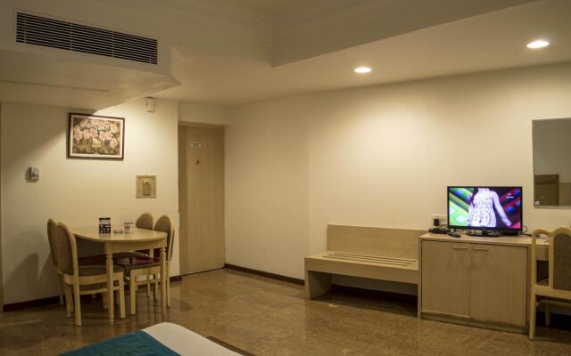 OYO Premium Zone I MP Nagar 2