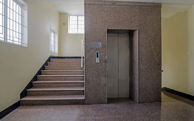 Oyo 11563 Shiva Grand Inn