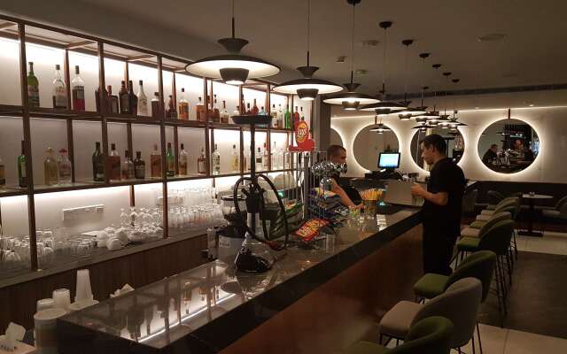 Anthea Hotel Apartments