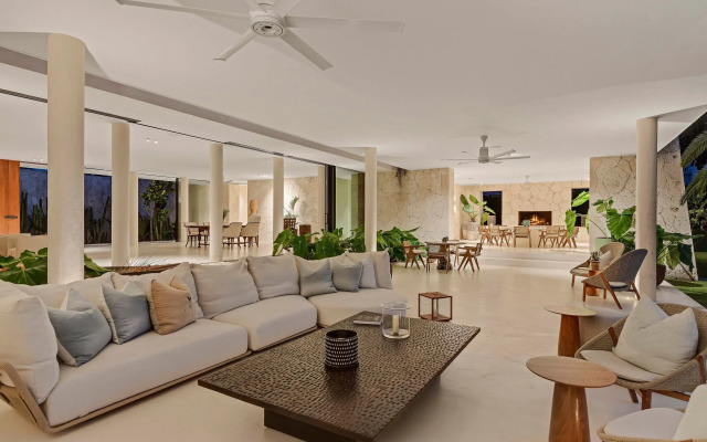 Magnificent 5BR Modern Tropical Villa With Pool