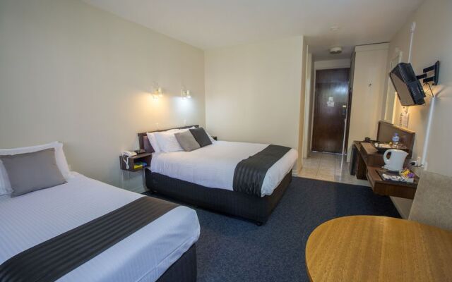 Econo Lodge Hacienda International