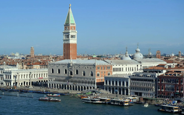 Biennale Home