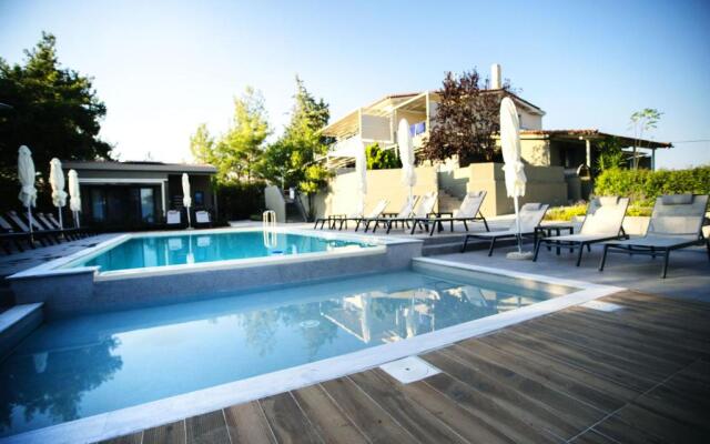 8 Boutique Suites