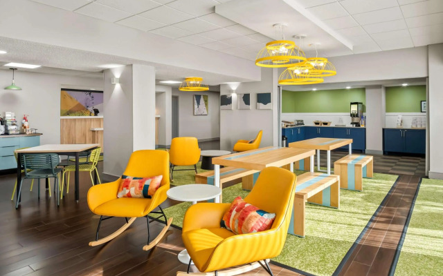 Spark by Hilton Stevensville