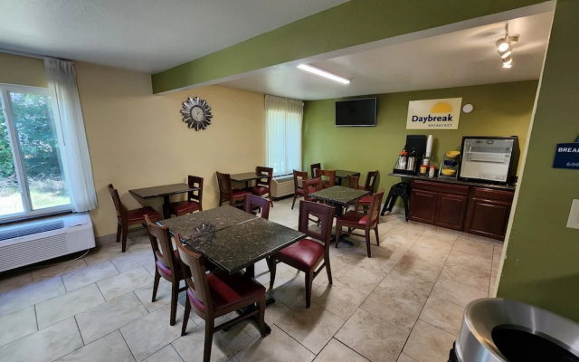 Days Inn By Wyndham Springfield