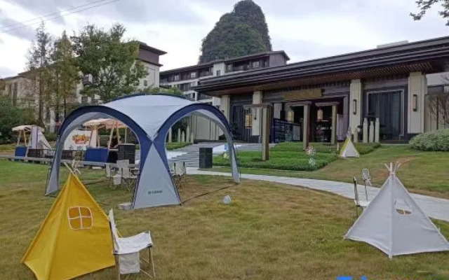 Yangshuo Riverside Villa