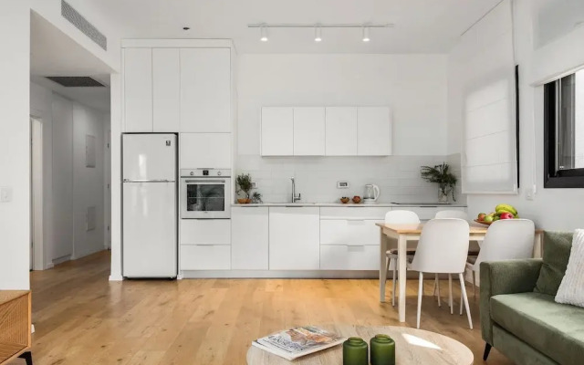 Sunny Chic in TLV Center by Sea N' Rent